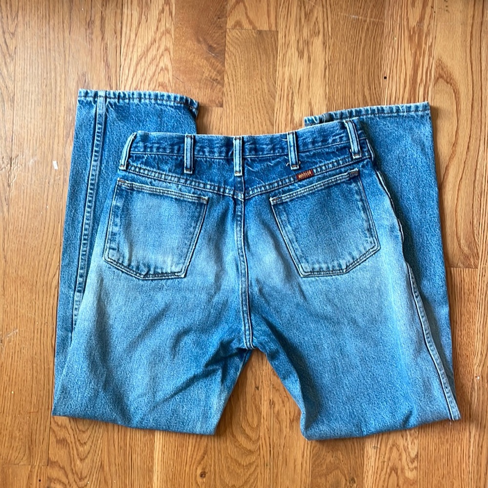 Vintage men’s rustler jeans distressed and broken in!